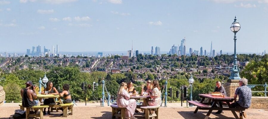 Diners with a view over London