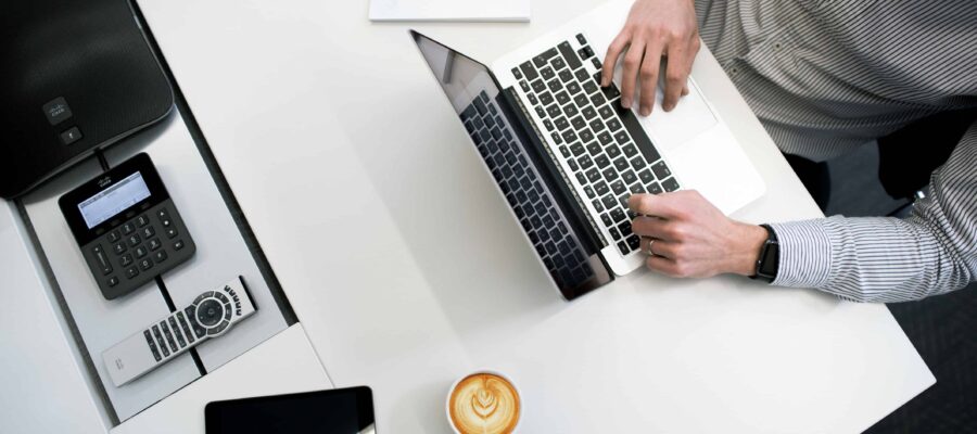 Make worker using laptop for MTD for ITSA